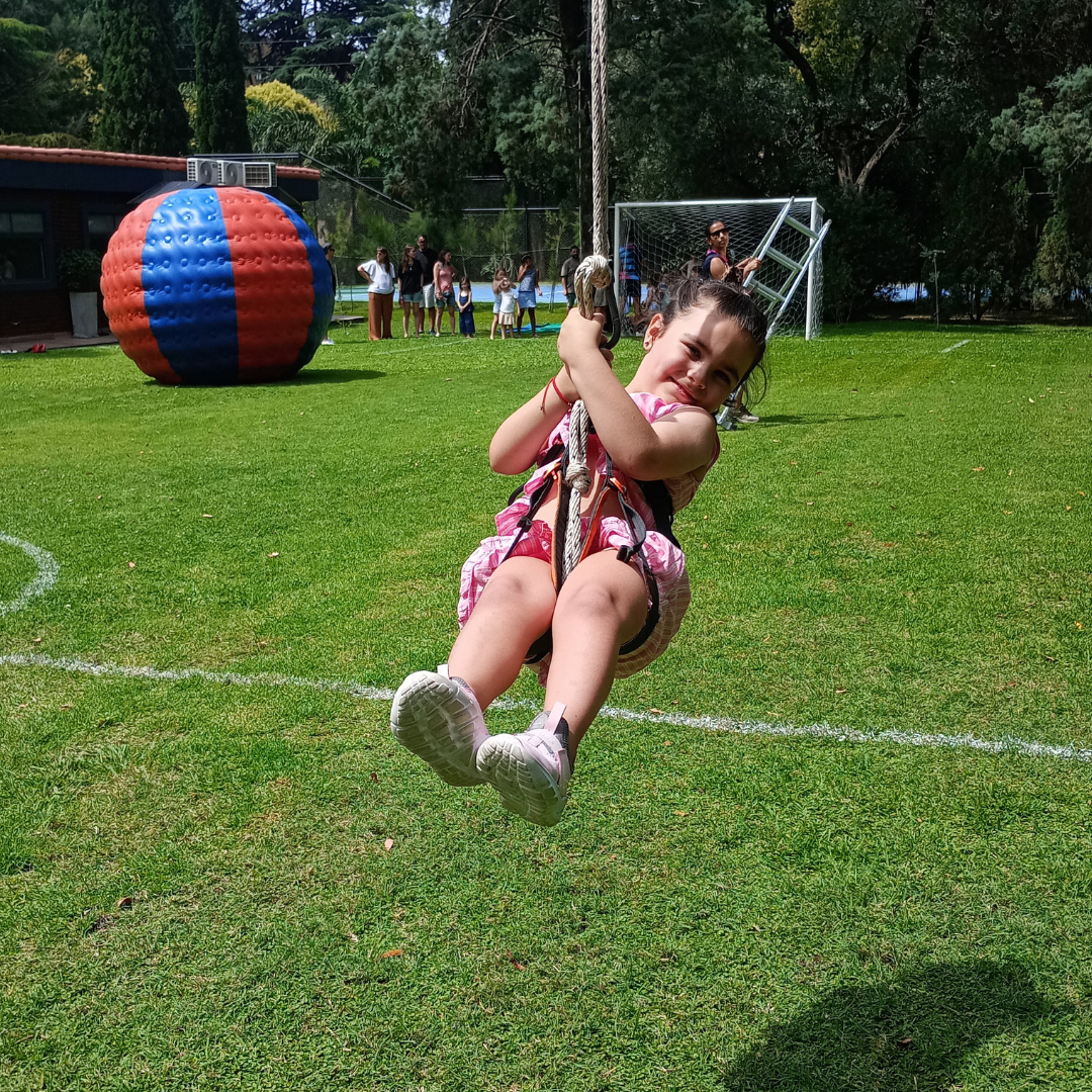 tirolesa para festejos infantiles